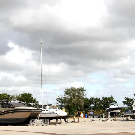 Double Minquiers Dans Maison, Au Calme Sur Le Gr223 3*