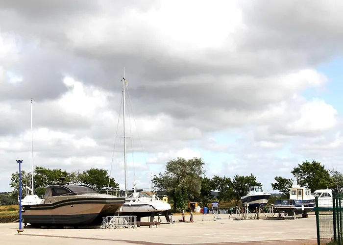 Double Minquiers Dans Maison, Au Calme Sur Le Gr223 3*